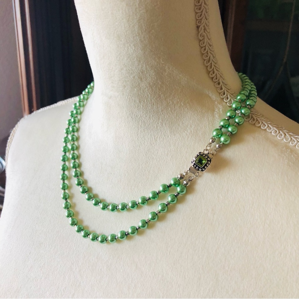 Handcrafted green Czech Pearl forsterite peridot gemstone clasp necklace